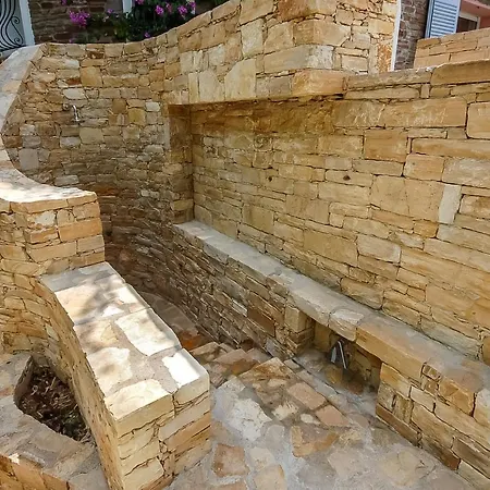 Βίλα Pramousquier Sleeps 8 Pool Air Con T238378 *